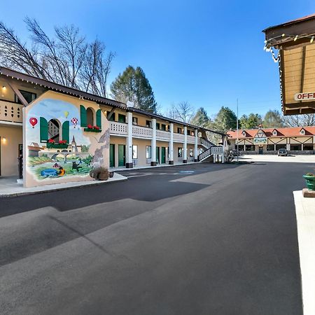 Quality Inn Downtown Helen Esterno foto