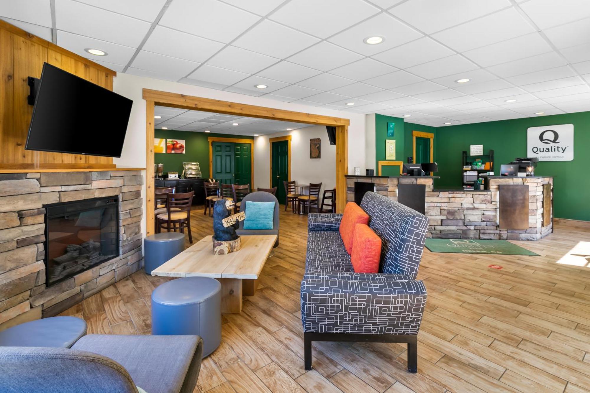 Quality Inn Downtown Helen Esterno foto