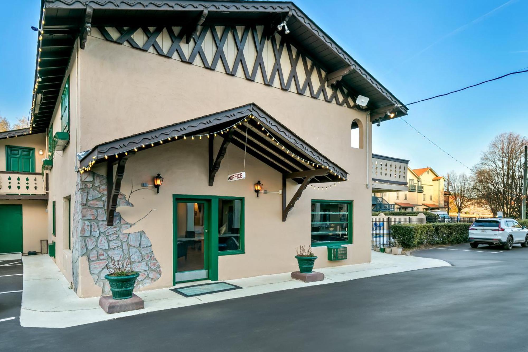 Quality Inn Downtown Helen Esterno foto